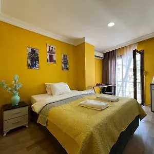 Aparthotel Avsin